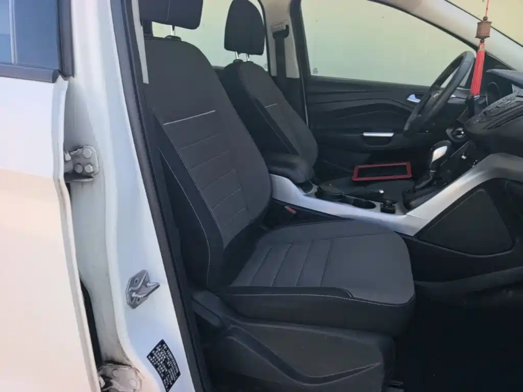 Ford Kuga — миниатюра 25