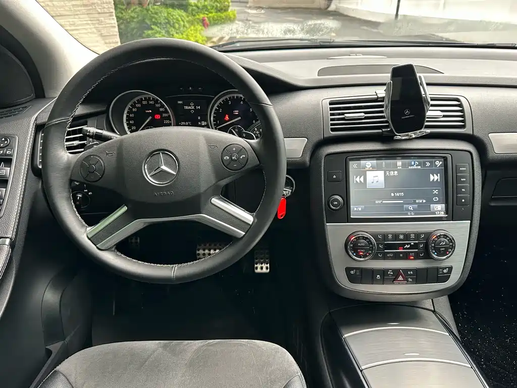 Mercedes-Benz R-Class — миниатюра 14