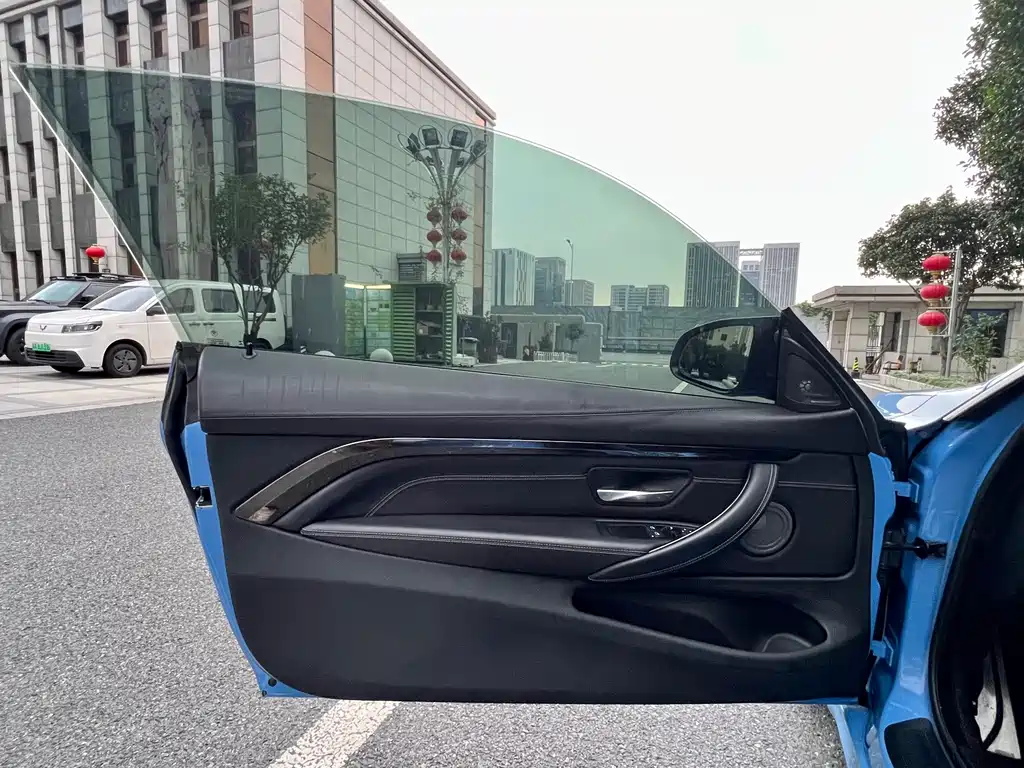 BMW M4 — миниатюра 13