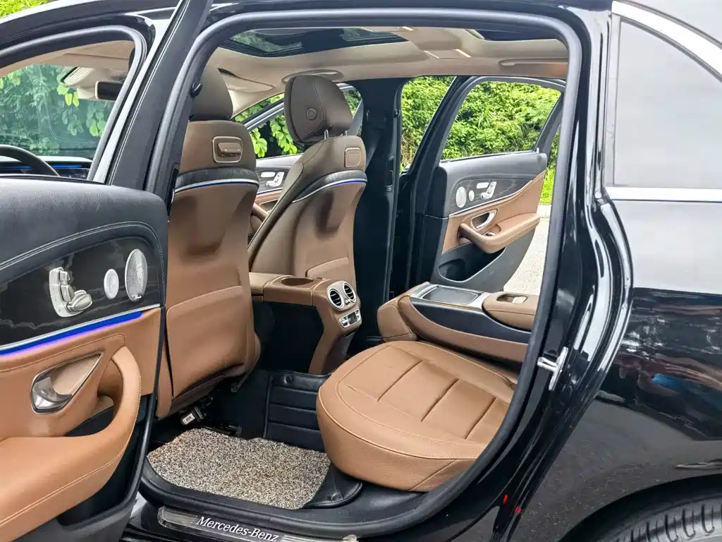 Mercedes-Benz E-Class — миниатюра 10