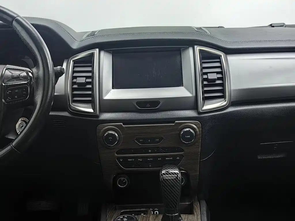Ford Everest — миниатюра 12
