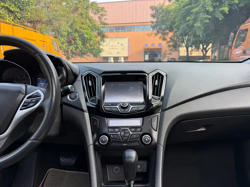 Chery Arrizo 7 — миниатюра 13