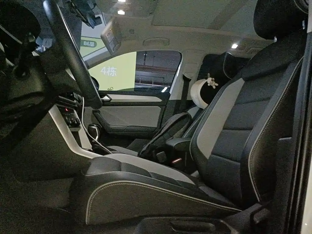Volkswagen T-Roc — миниатюра 16