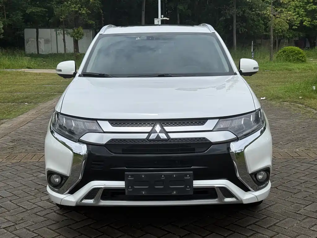 Mitsubishi Outlander — миниатюра 2