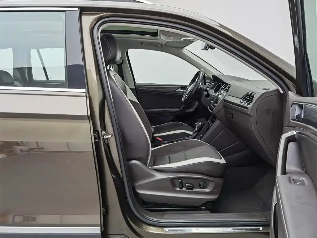 Volkswagen Tiguan L — миниатюра 23