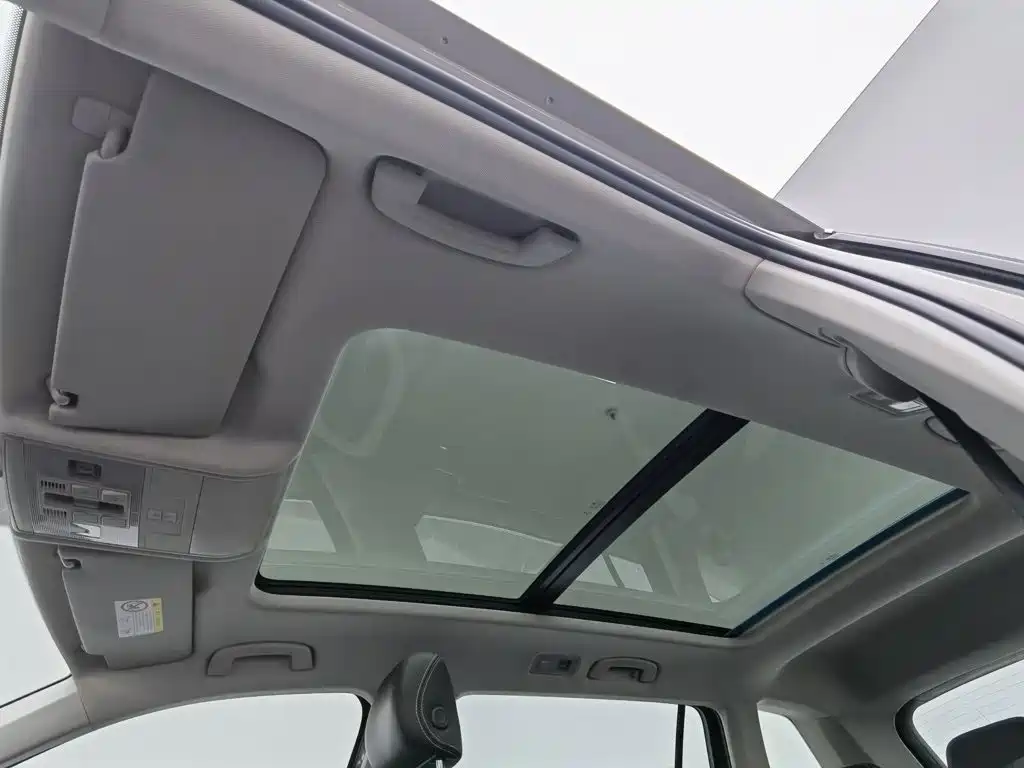 Volkswagen Tiguan L — миниатюра 14