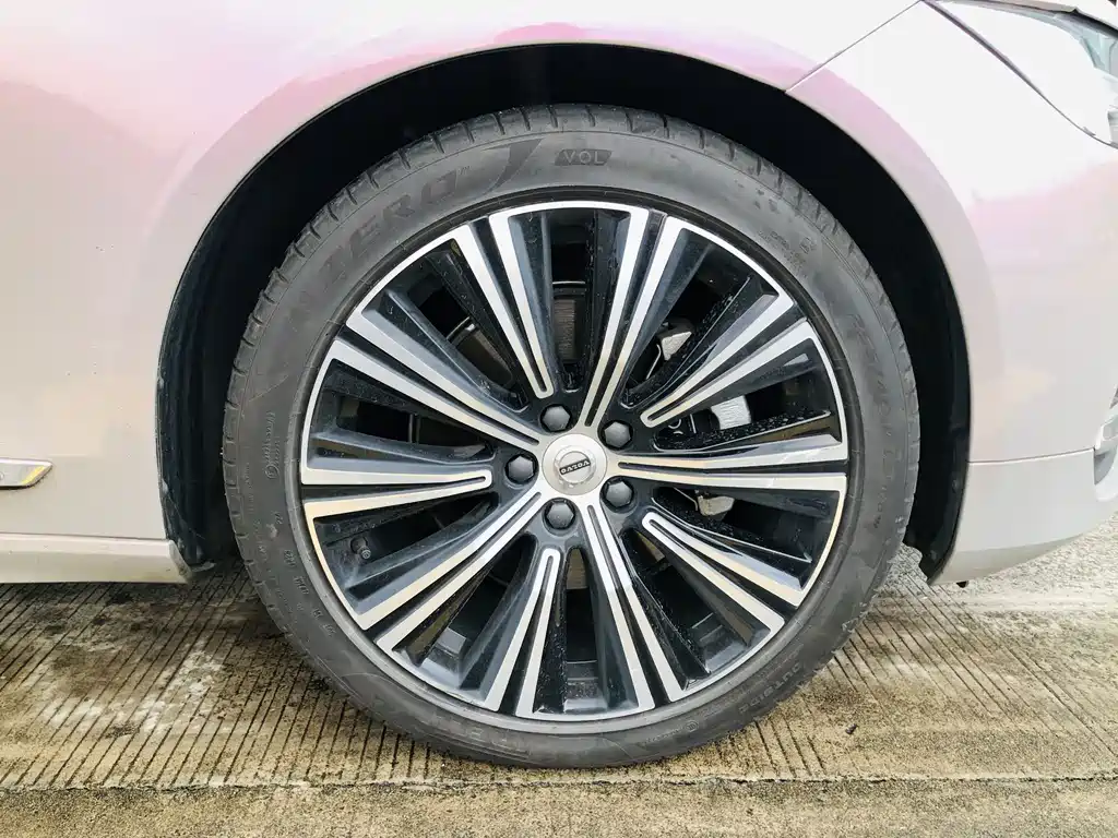 Volvo S90 — миниатюра 19