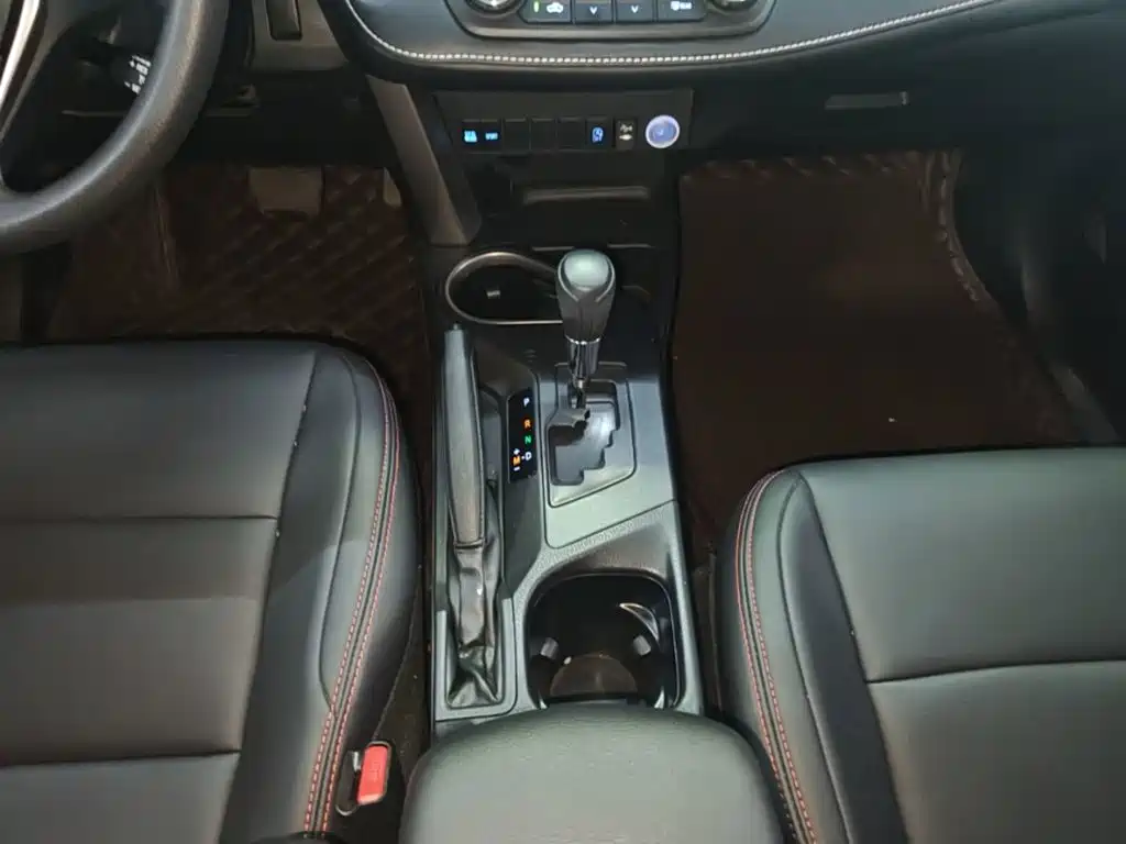 Toyota RAV4 — миниатюра 14