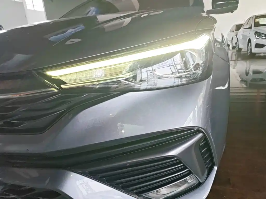 Roewe i5 — миниатюра 24