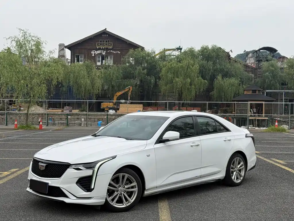 Cadillac CT4 2021