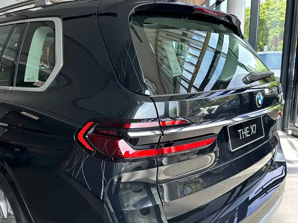 BMW X7 2026 xDrive40i Lead Luxury 7 мест