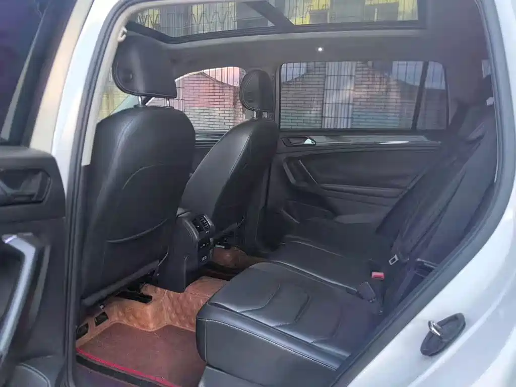 Volkswagen Tiguan L — миниатюра 6