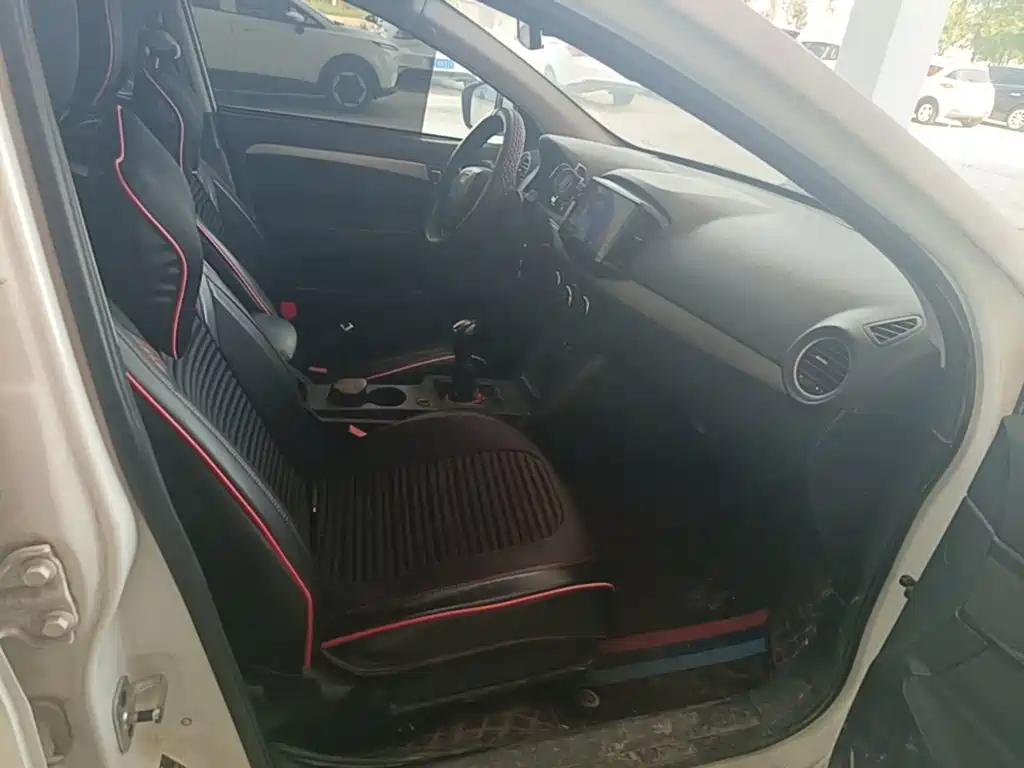 Roewe 350 — миниатюра 25