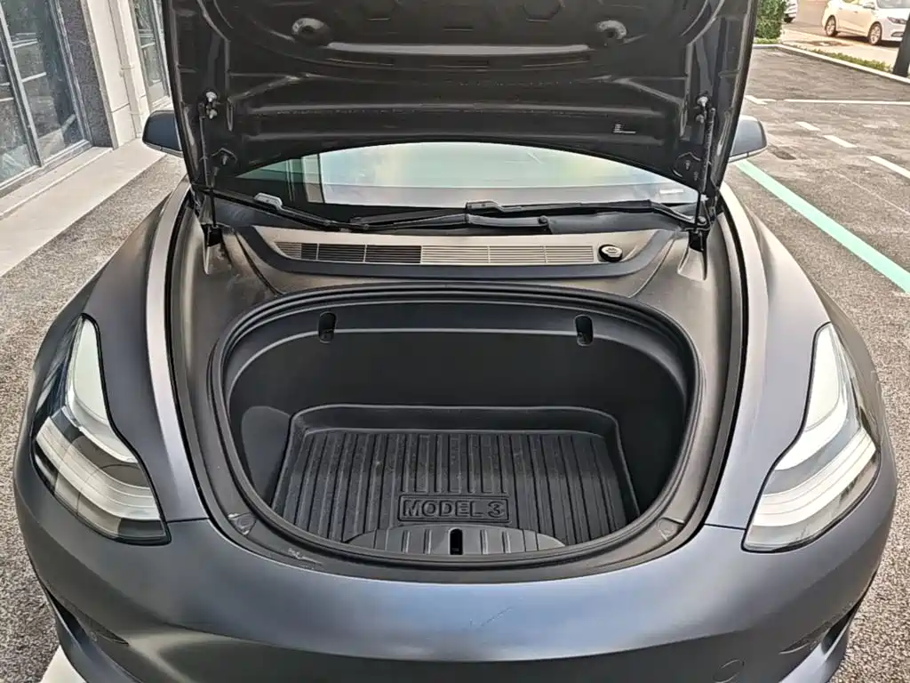 Tesla Model 3 — миниатюра 20
