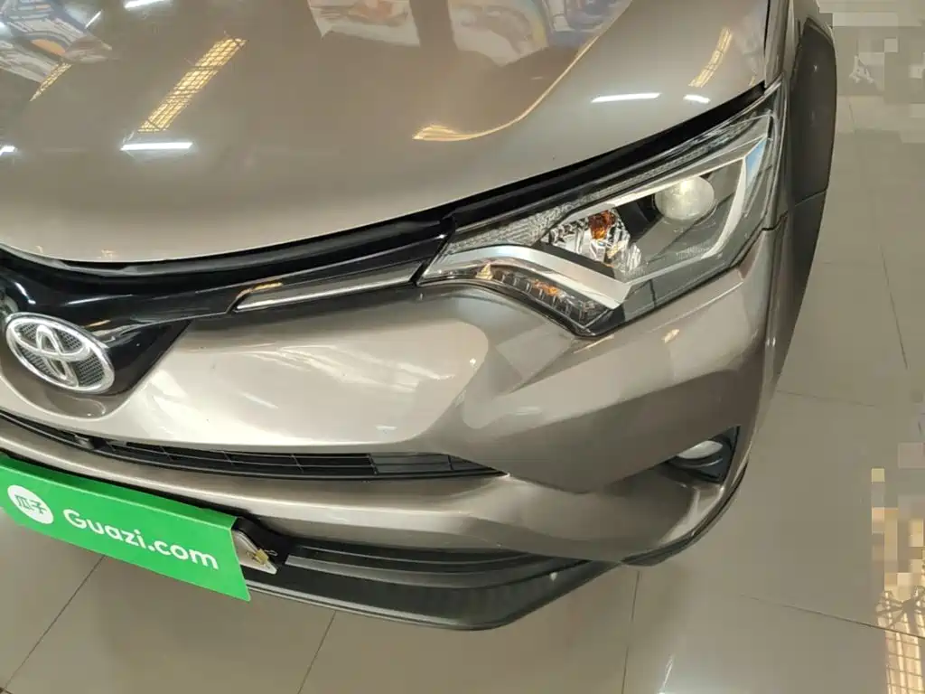 Toyota RAV4 — миниатюра 24