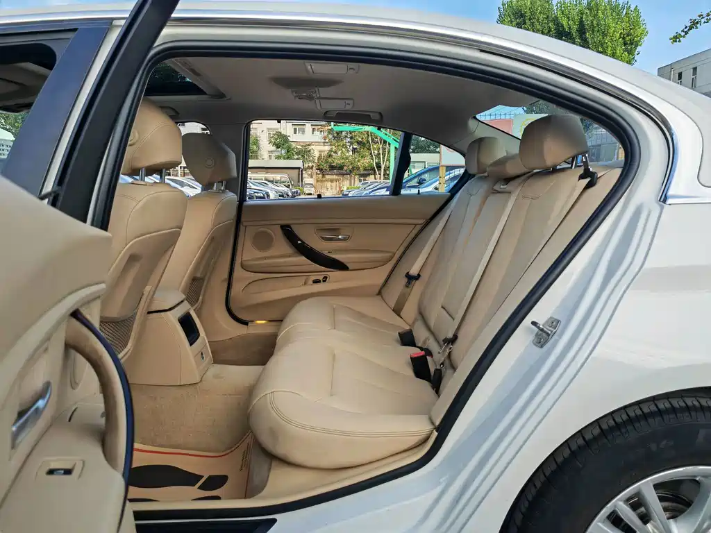 BMW 3 Series — миниатюра 9