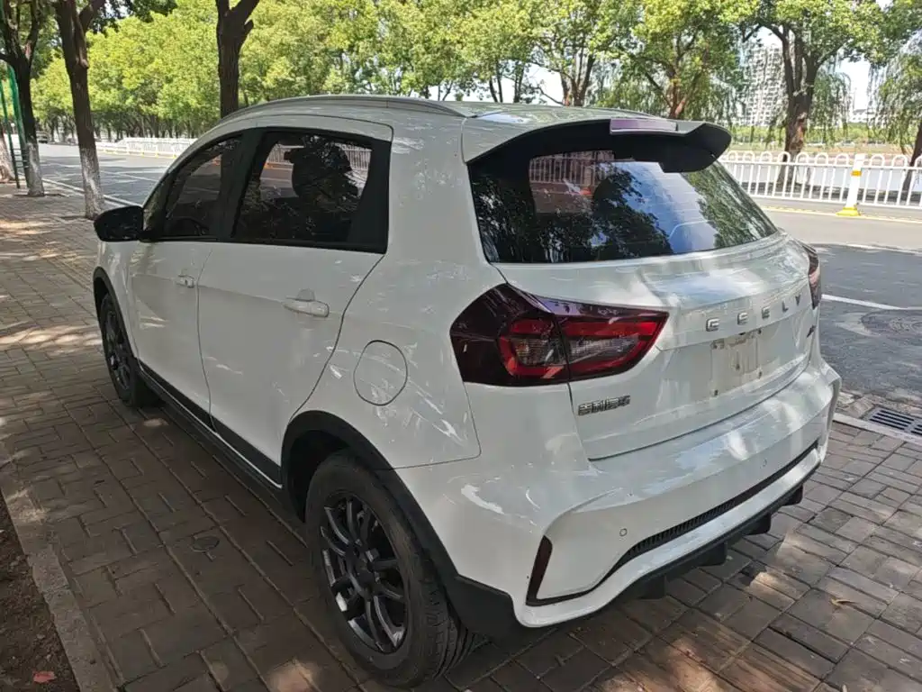 Geely Vision X3 — миниатюра 5