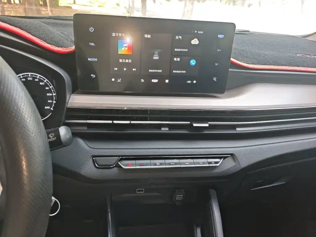 Geely Vision X3 — миниатюра 13