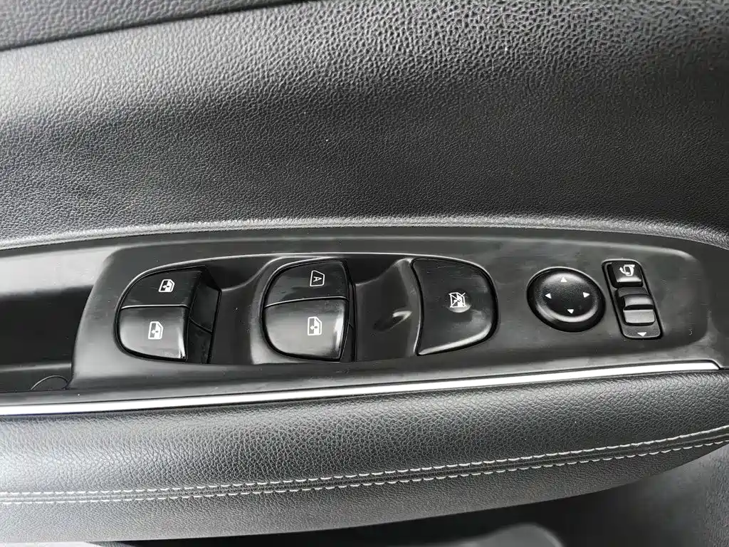 Renault Koleos — миниатюра 9