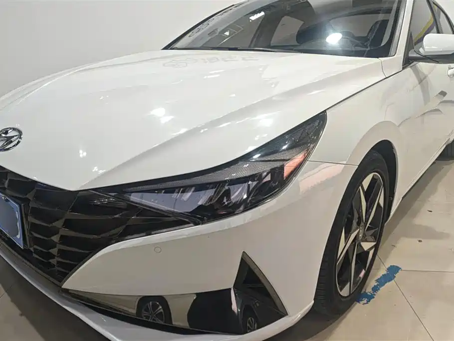 Hyundai Elantra - фото 5
