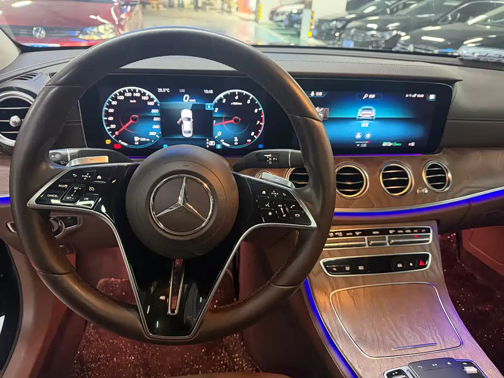 Mercedes-Benz E-Class — миниатюра 6