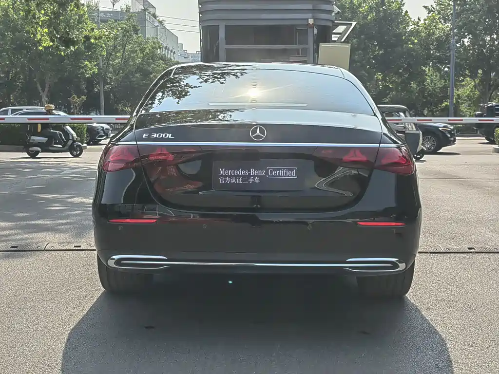 Mercedes-Benz E-Class E 2025 E 300 L Fashion