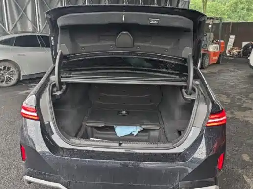 BMW i5 — миниатюра 7