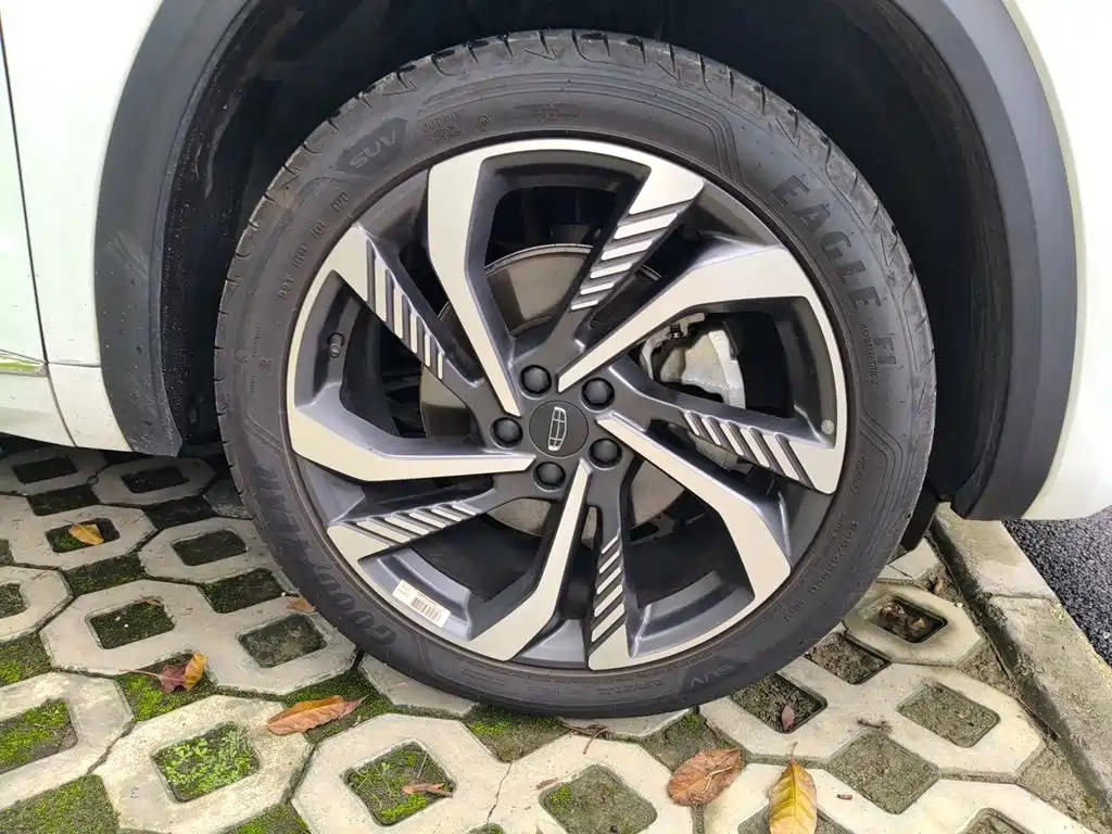 Geely Xingyue L — миниатюра 8
