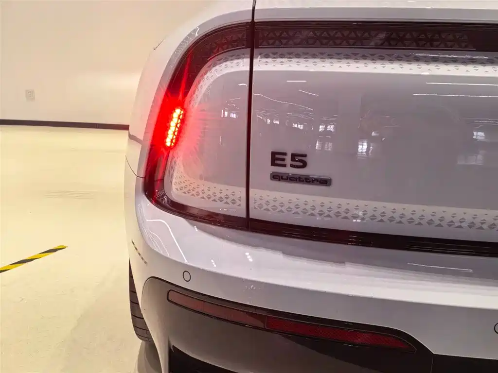 Ауди Ауди. Audi E5 Sportback — миниатюра 10