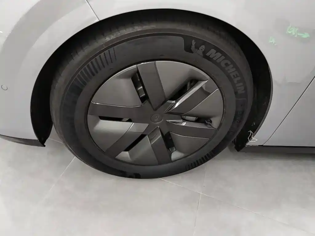 Li Auto Li MEGA — миниатюра 23