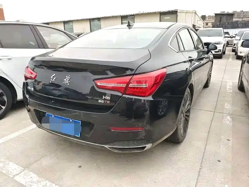 Hongqi Hongqi H5 — миниатюра 7