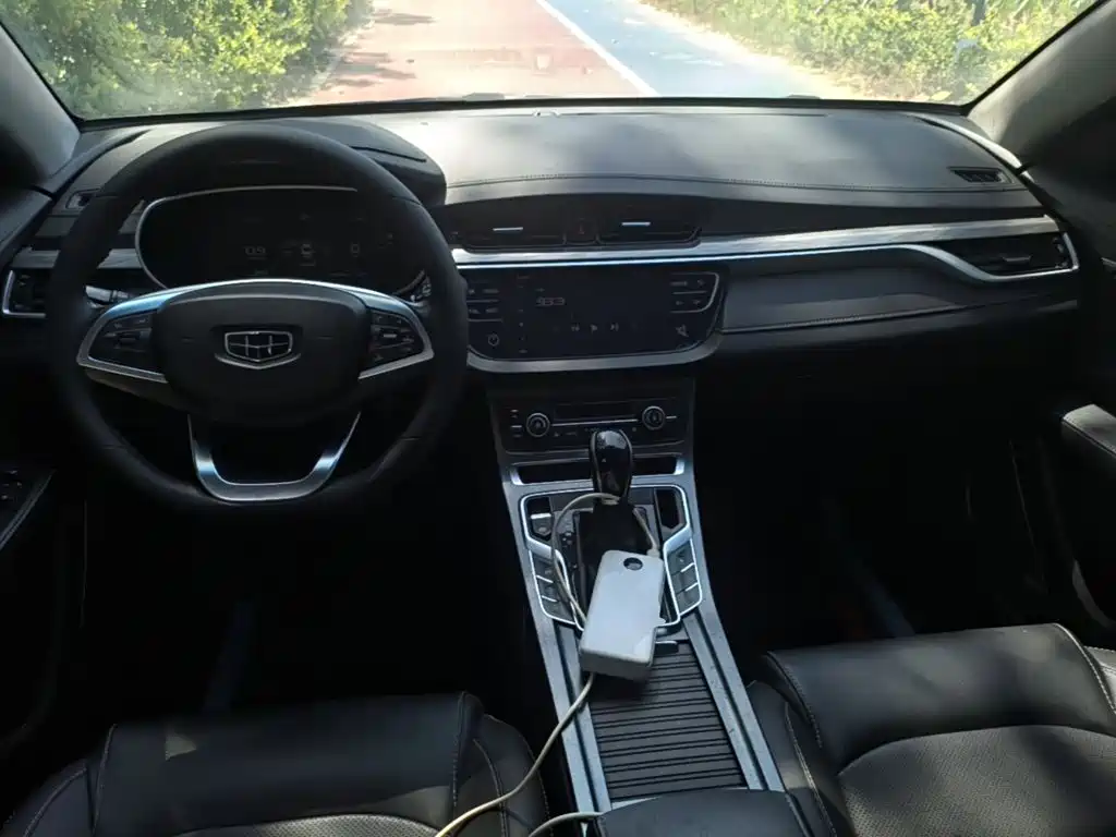 Geely Emgrand — миниатюра 10