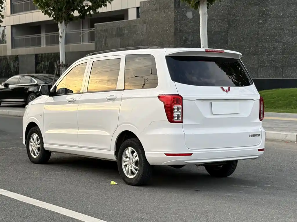 Wuling Hongguang — миниатюра 6