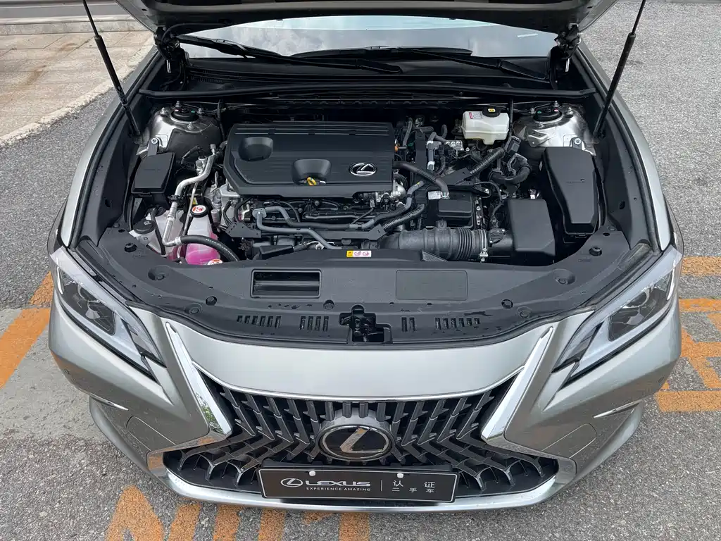 Lexus ES — миниатюра 8