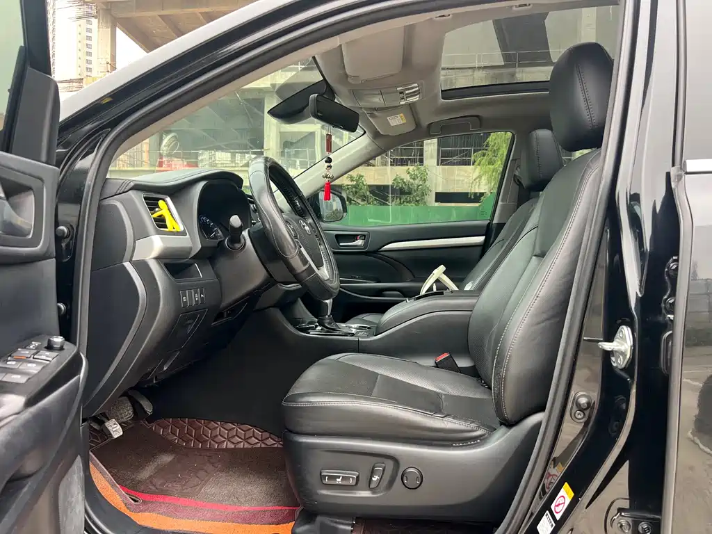 Toyota Highlander — миниатюра 9