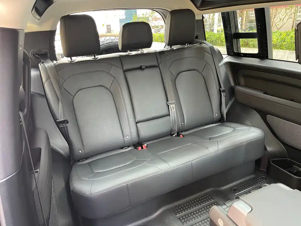Land Rover Defender — миниатюра 19