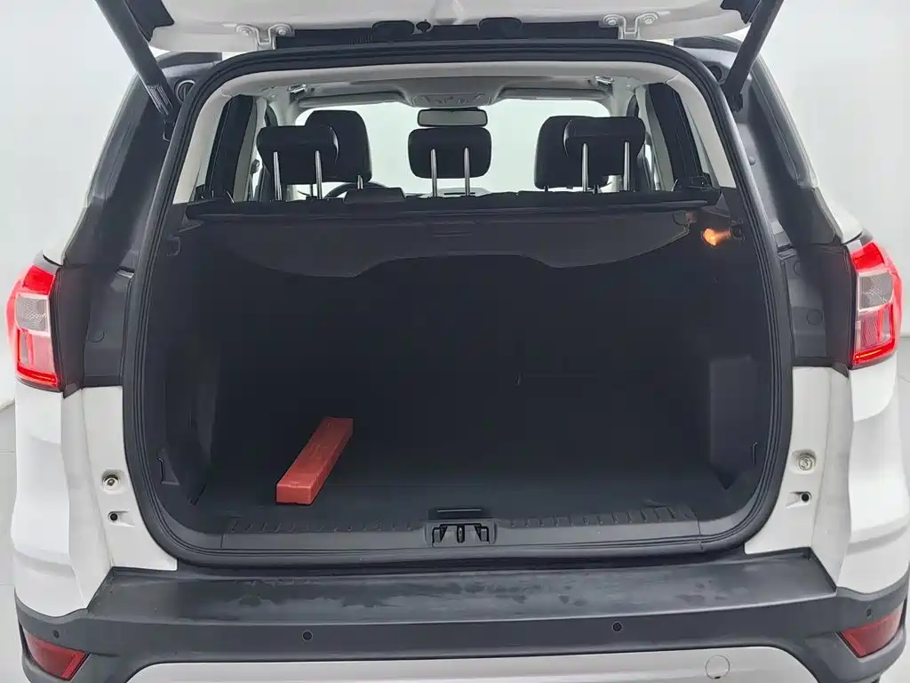 Ford Kuga — миниатюра 16
