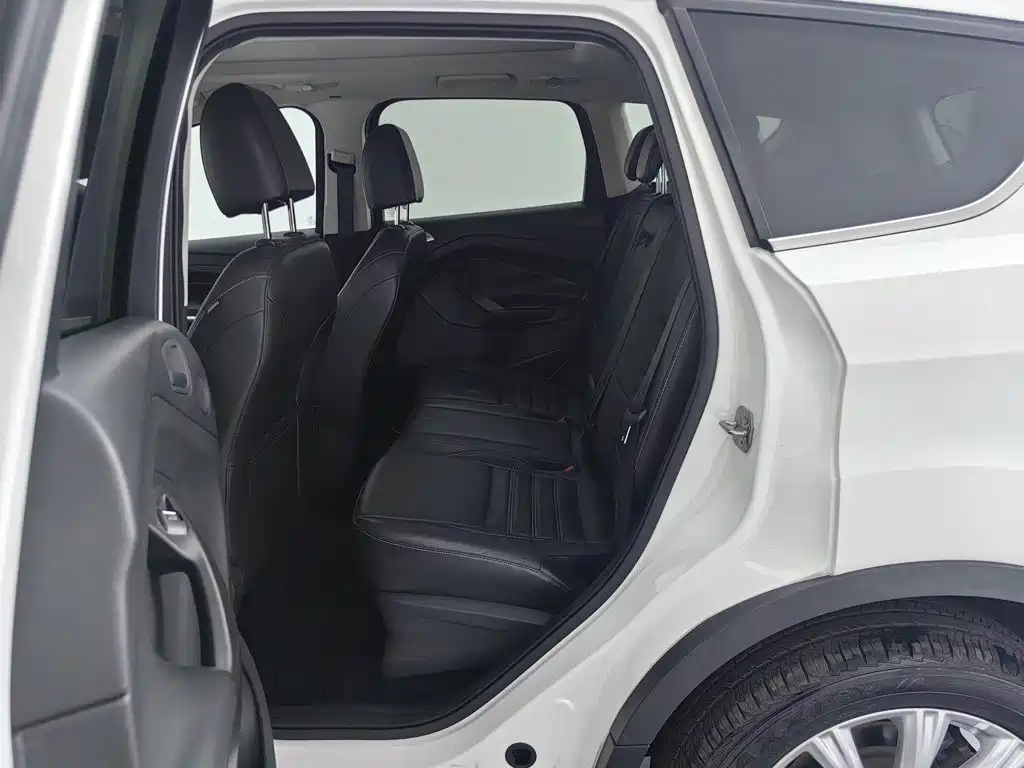 Ford Kuga — миниатюра 15