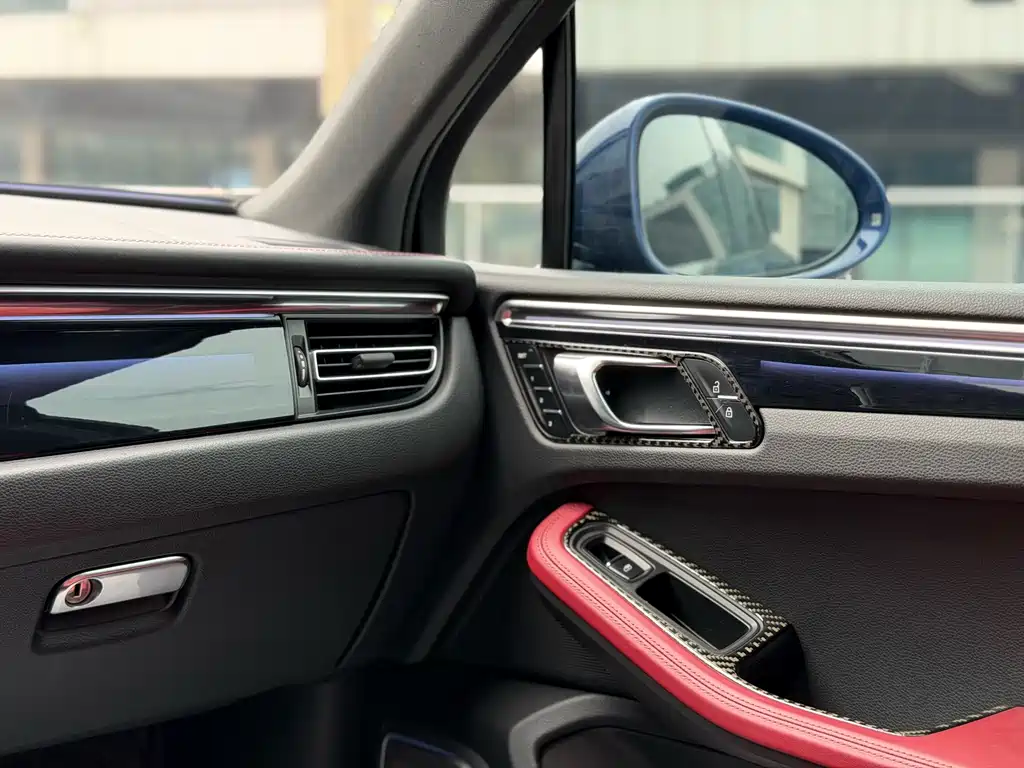 Porsche Macan — миниатюра 10