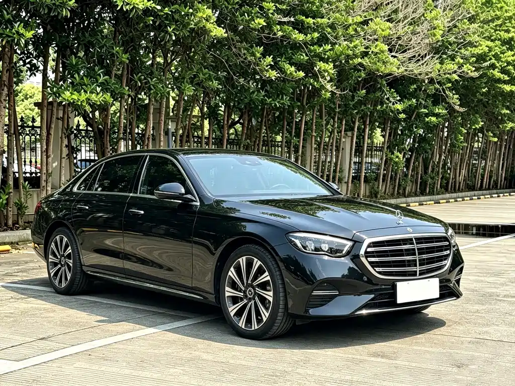 Mercedes-Benz E-Class — миниатюра 3