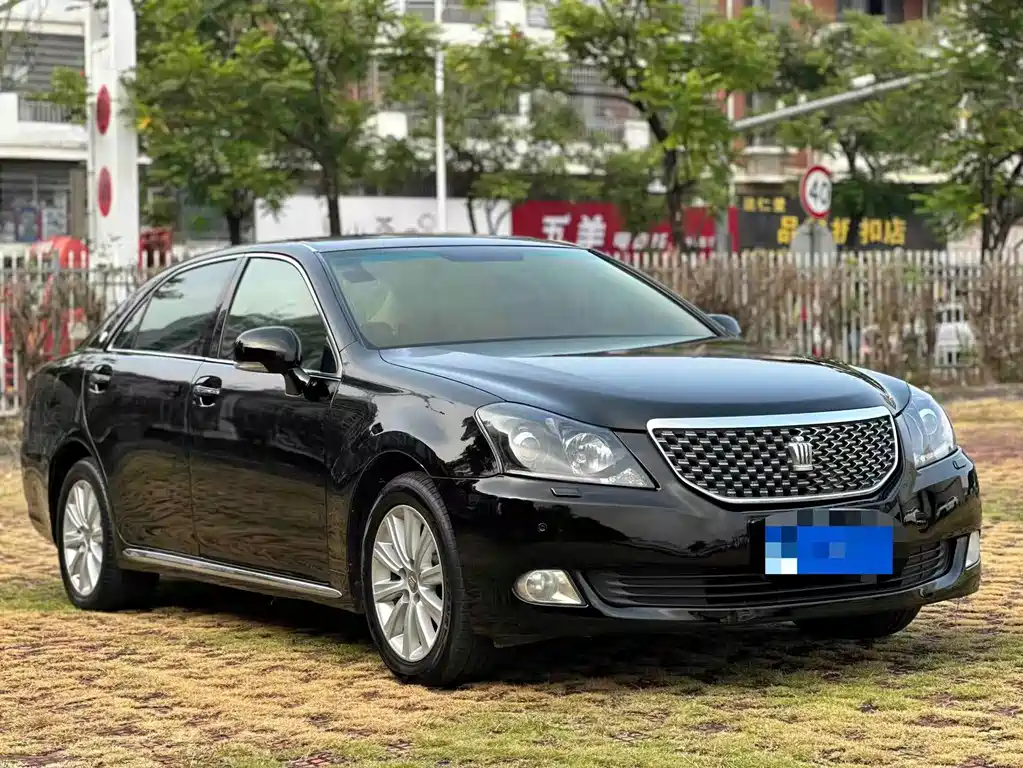 Toyota Crown — миниатюра 3