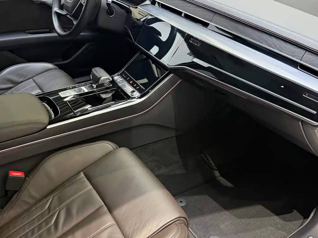 Audi A8 — миниатюра 5
