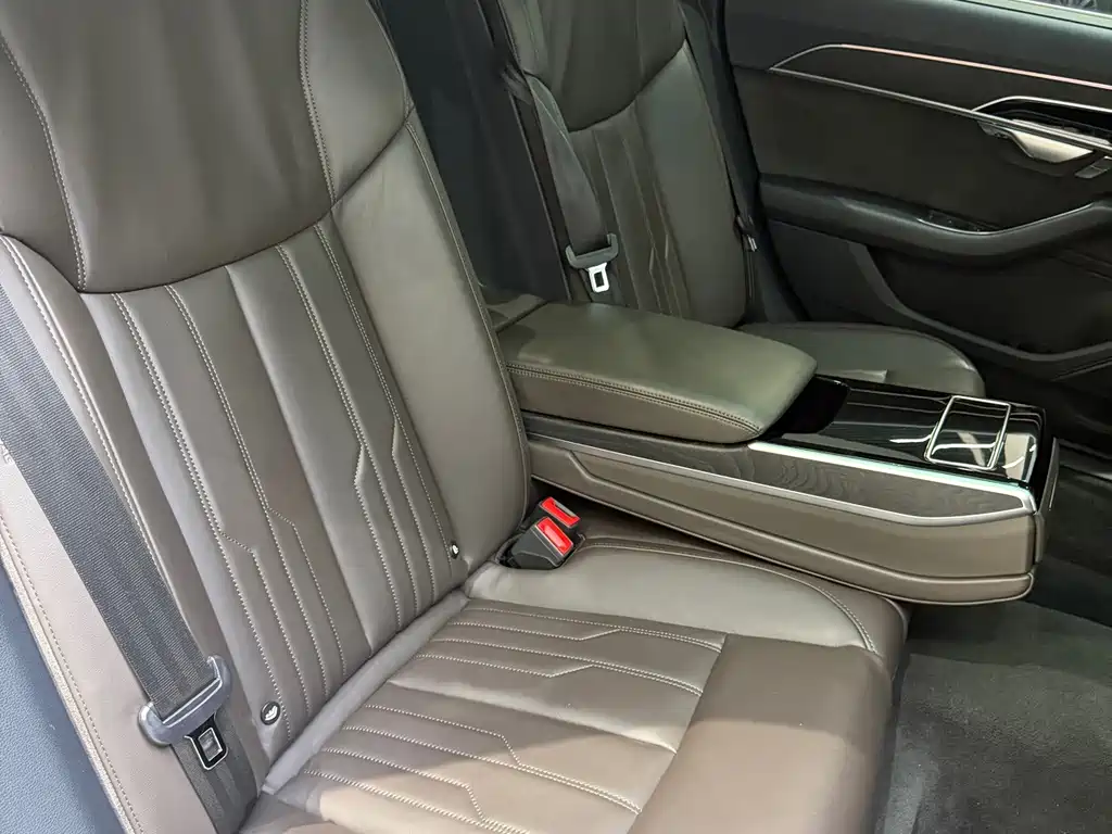 Audi A8 — миниатюра 11