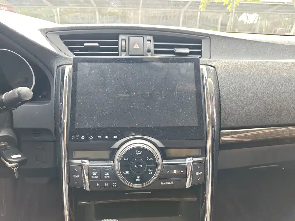 Toyota Reiz — миниатюра 17