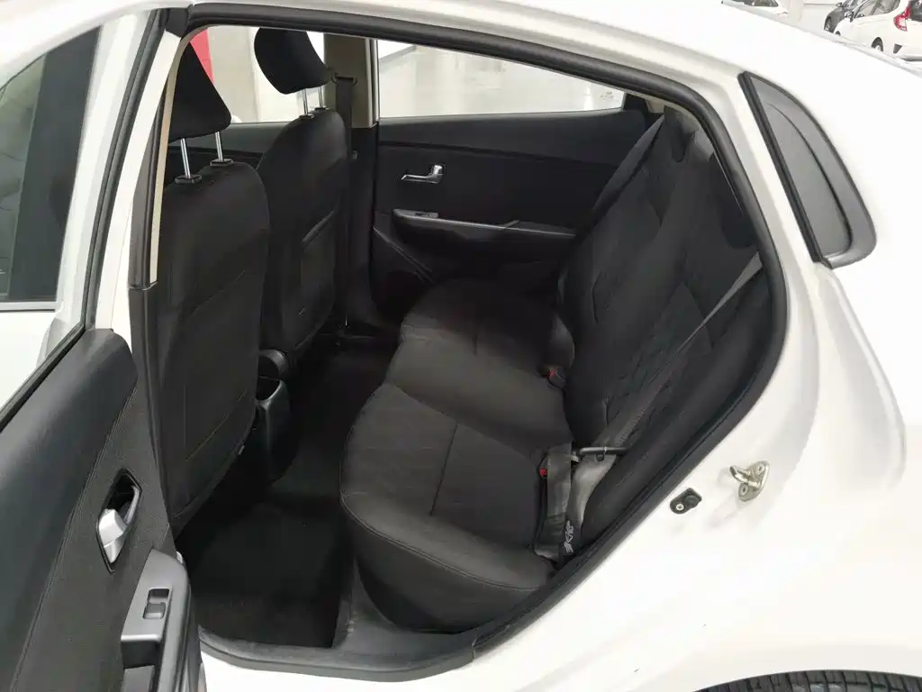 Kia K2 — миниатюра 15