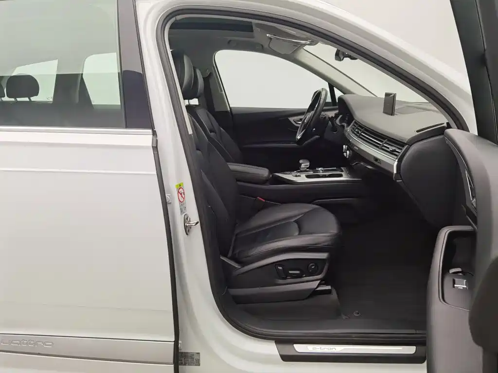 Audi Q7 New Energy — миниатюра 23