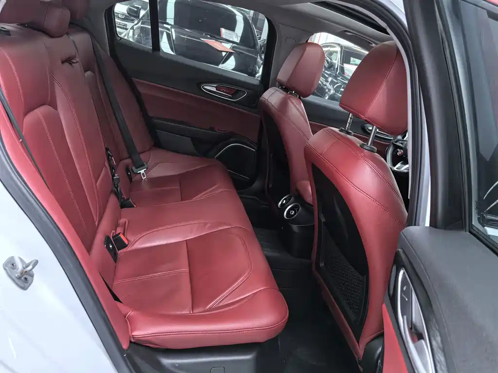 Alfa Romeo Giulia — миниатюра 15