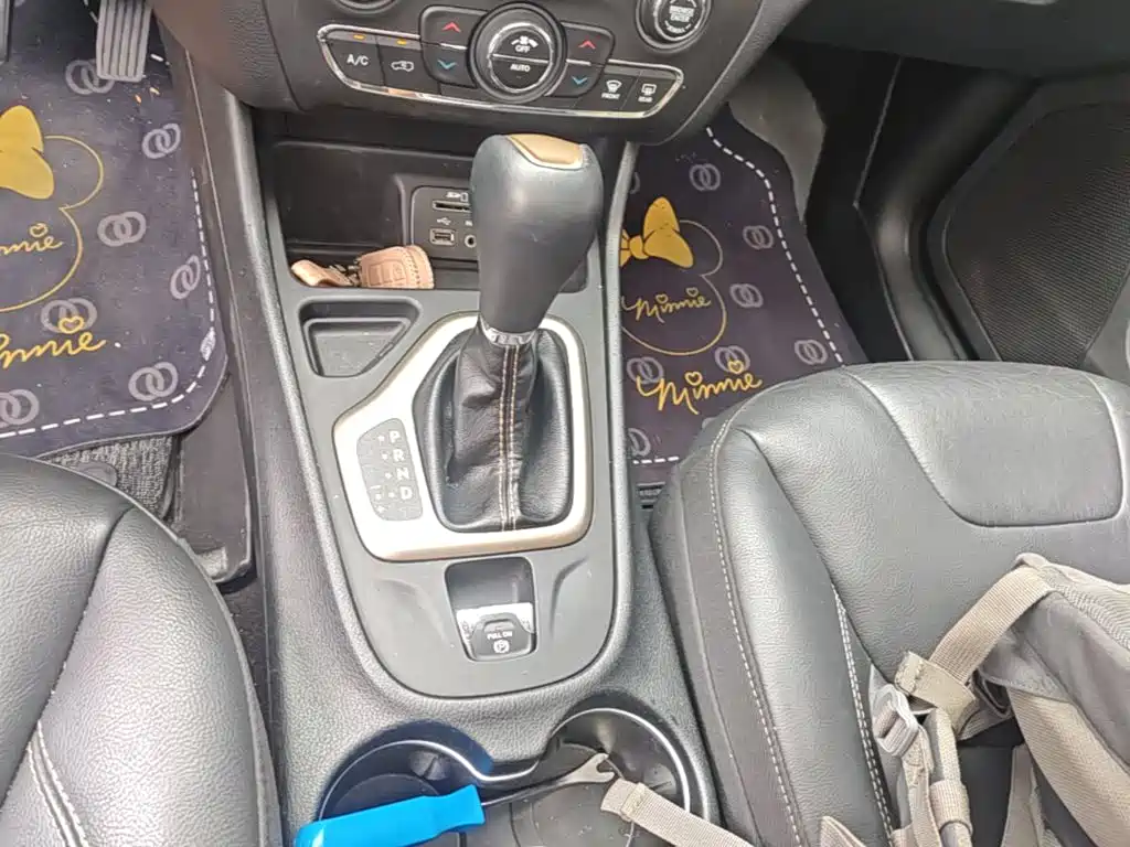 Jeep Cherokee — миниатюра 14