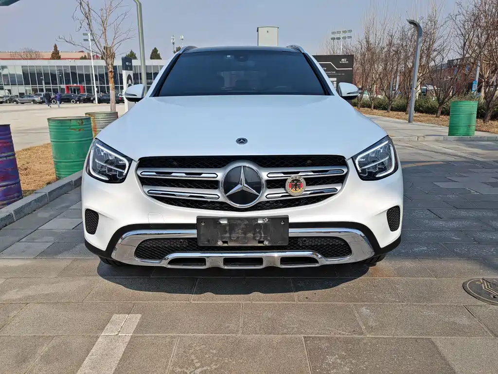 MERCEDES-BENZ GLC