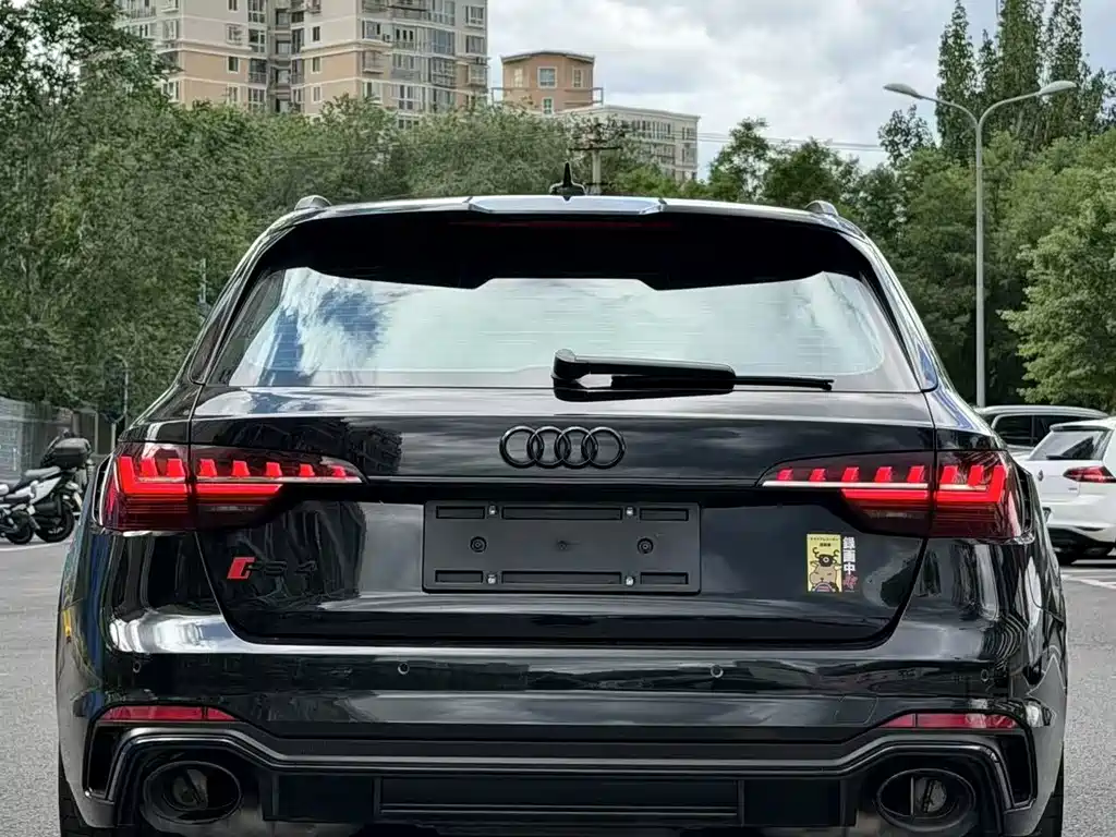 Audi RS 4 2023 RS4 Avant